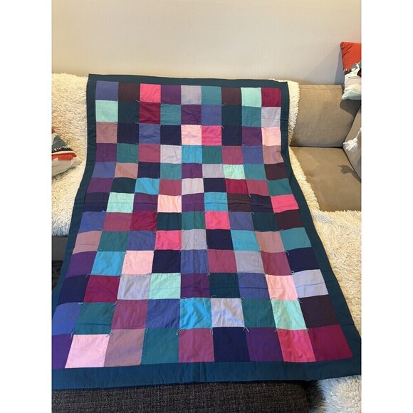 Lot of 3 VINTAGE Hand Made Quilt 51”x71”, 14.5x14.5” Pillow & 19”x19” Pillow - Picture 3 of 9